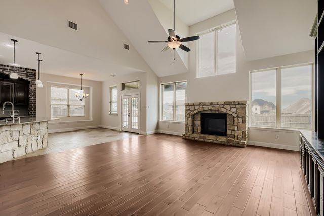 138 Fairweather Drive, Burleson, TX 76028