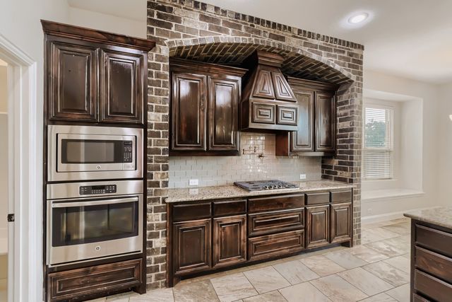 138 Fairweather Drive, Burleson, TX 76028