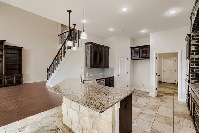 138 Fairweather Drive, Burleson, TX 76028