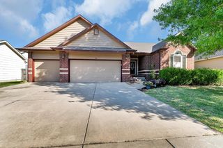 504 S Shira Cir, Haysville, KS 67060