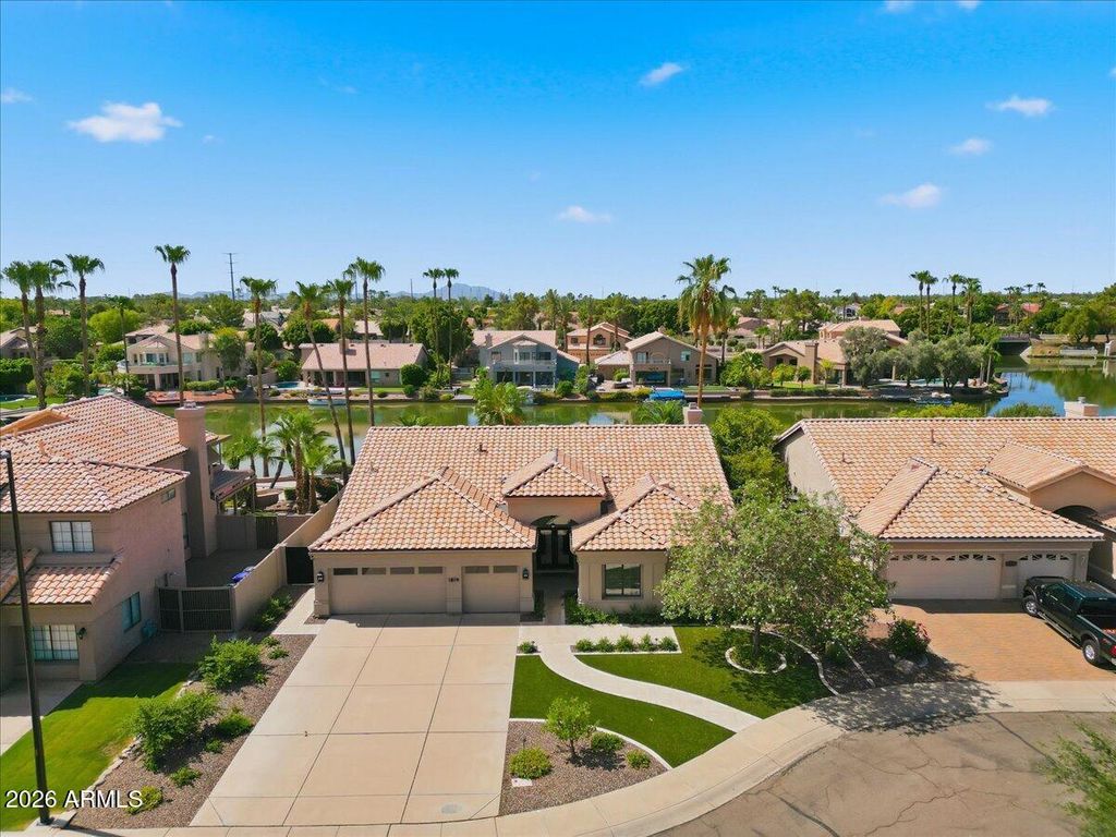 1819 E MONARCH BAY Drive, Gilbert, AZ 85234 — exterior