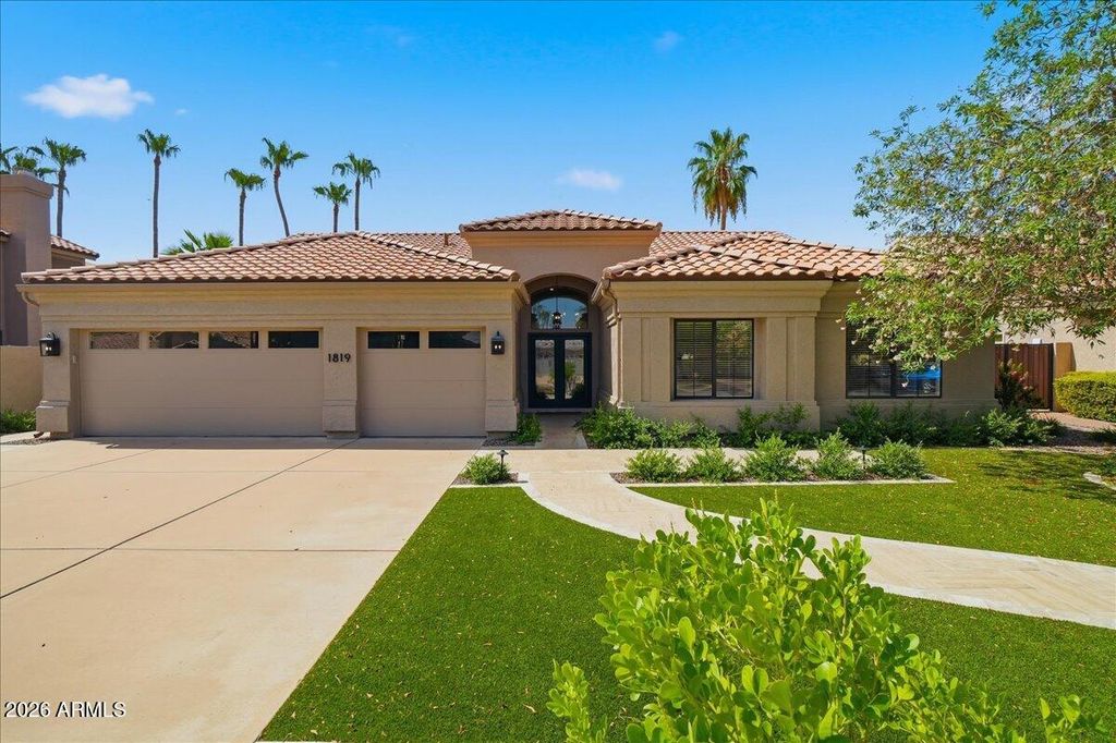 1819 E MONARCH BAY Drive, Gilbert, AZ 85234 — photo 3
