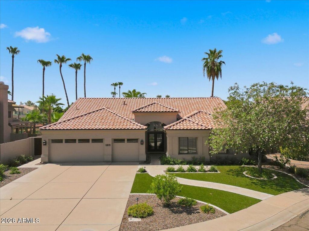 1819 E MONARCH BAY Drive, Gilbert, AZ 85234 — photo 4