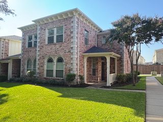 316 Legends Drive, Lewisville, TX 75057