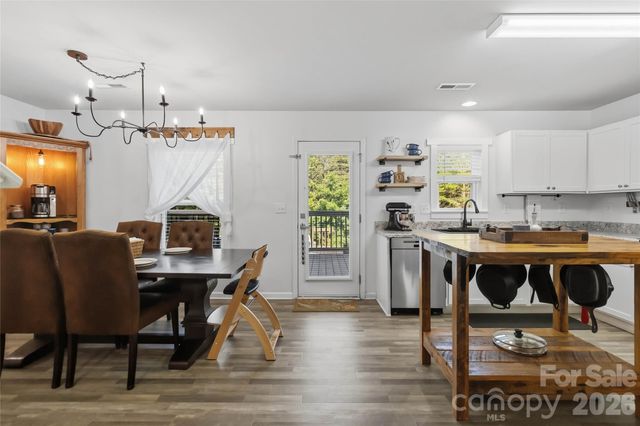 2220 Pinnacle View Drive, Kings Mountain, NC 28086