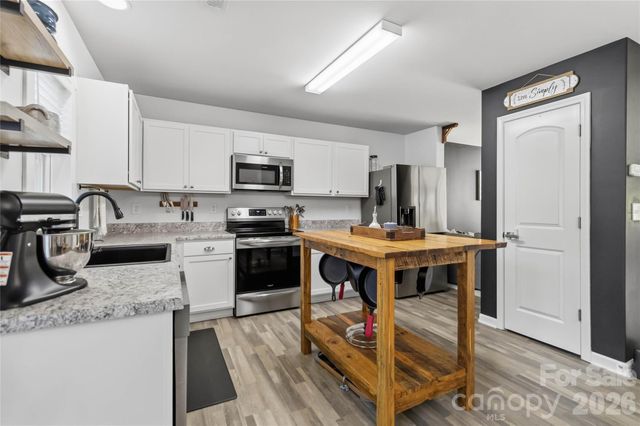 2220 Pinnacle View Drive, Kings Mountain, NC 28086