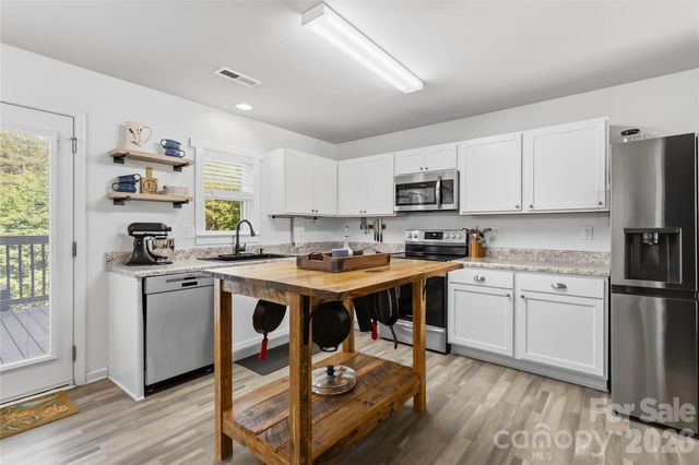 2220 Pinnacle View Drive, Kings Mountain, NC 28086