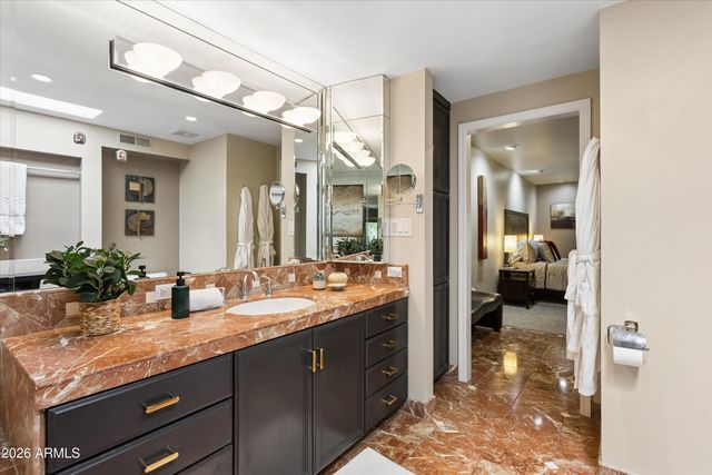 6922 E EXETER Boulevard, Scottsdale, AZ 85251
