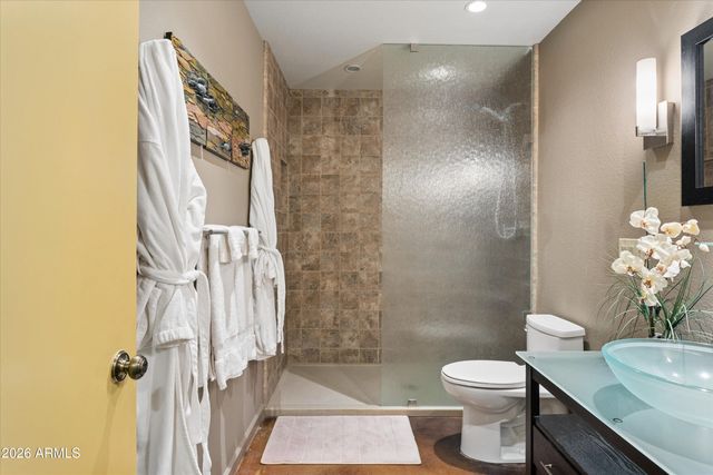 6922 E EXETER Boulevard, Scottsdale, AZ 85251