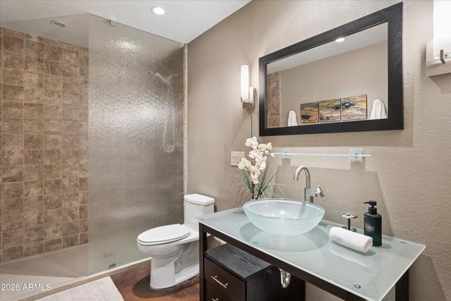 6922 E EXETER Boulevard, Scottsdale, AZ 85251