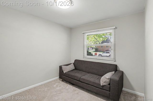 633 Rewold Drive, Rochester, MI 48307