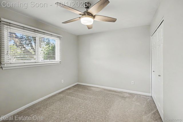 633 Rewold Drive, Rochester, MI 48307