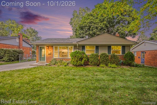 633 Rewold Drive, Rochester, MI 48307