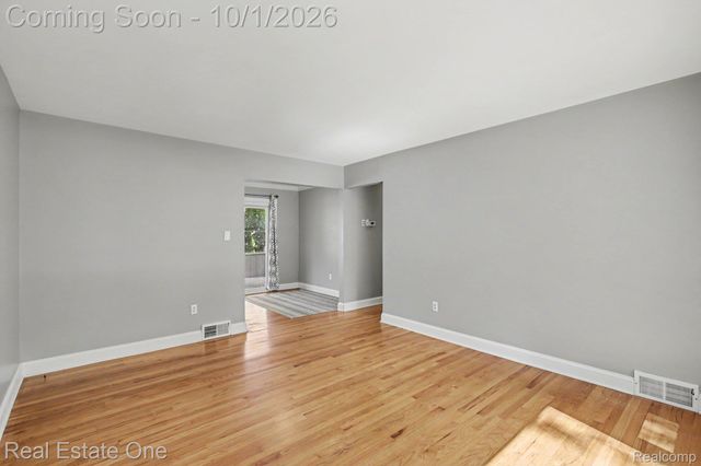 633 Rewold Drive, Rochester, MI 48307