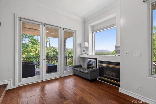 9735 Baden, Chatsworth, CA 91311