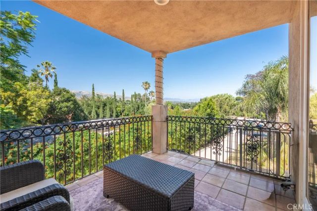 9735 Baden, Chatsworth, CA 91311