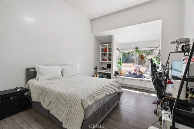 9735 Baden, Chatsworth, CA 91311