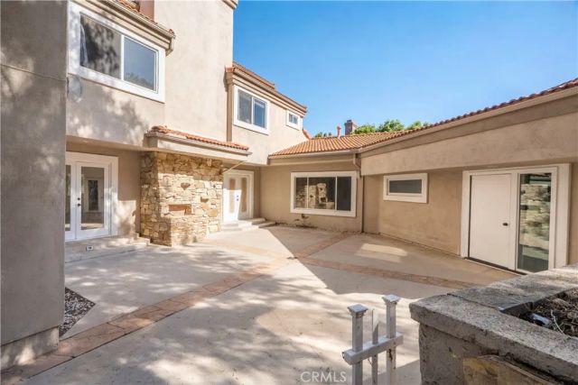 9735 Baden, Chatsworth, CA 91311