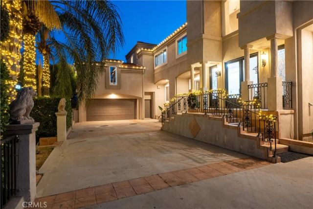 9735 Baden, Chatsworth, CA 91311