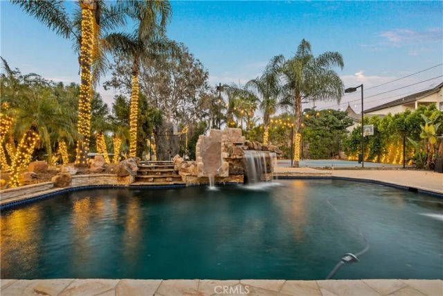 9735 Baden, Chatsworth, CA 91311