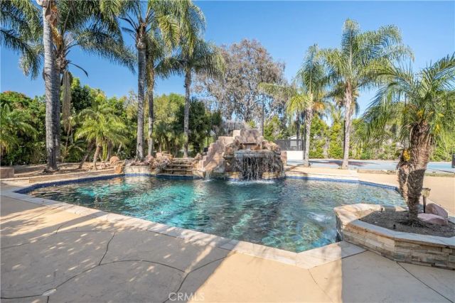 9735 Baden, Chatsworth, CA 91311