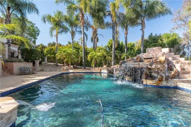 9735 Baden, Chatsworth, CA 91311