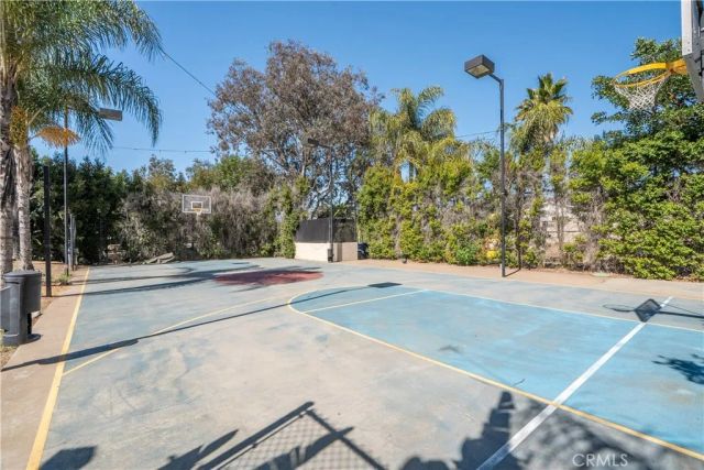 9735 Baden, Chatsworth, CA 91311