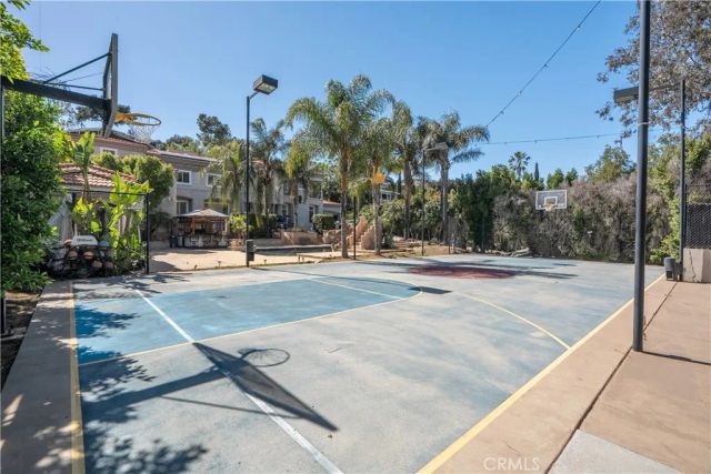 9735 Baden, Chatsworth, CA 91311