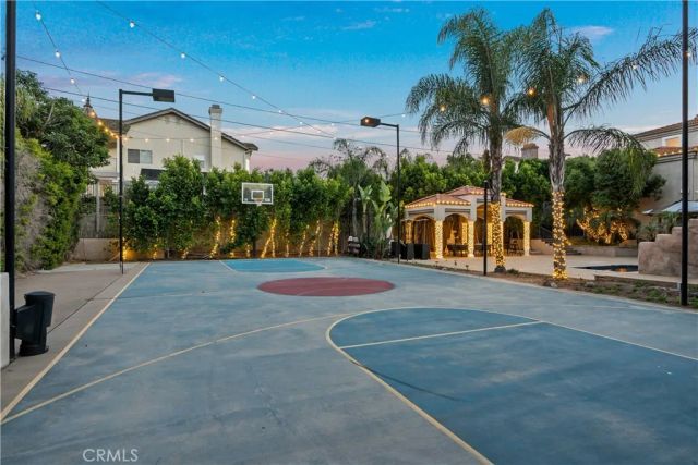 9735 Baden, Chatsworth, CA 91311