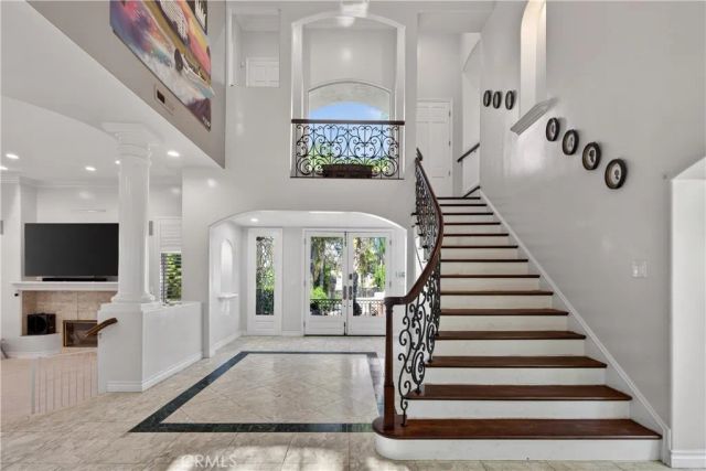 9735 Baden, Chatsworth, CA 91311