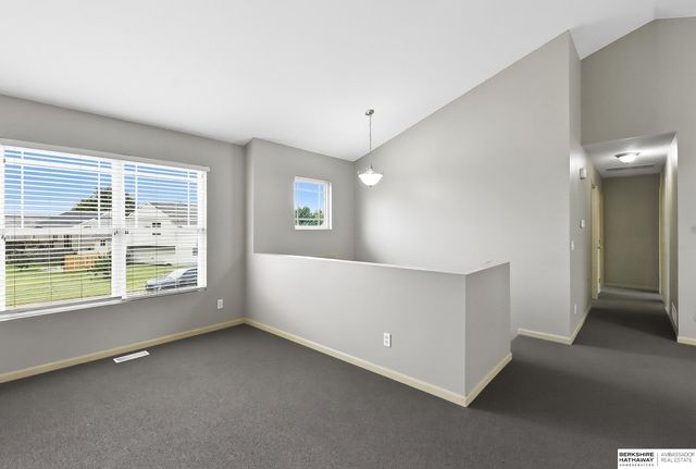 5611 S 193 Avenue, Omaha, NE 68132