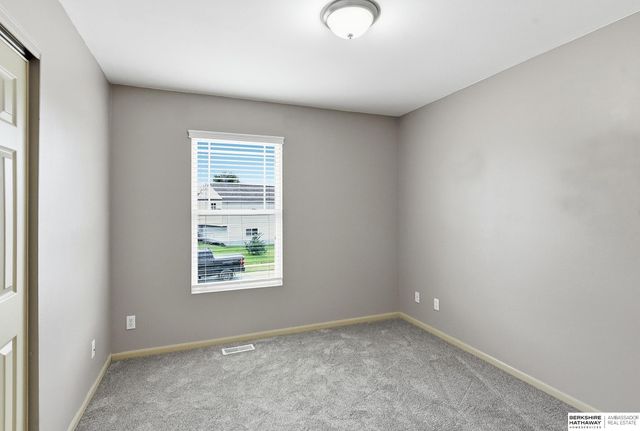 5611 S 193 Avenue, Omaha, NE 68132