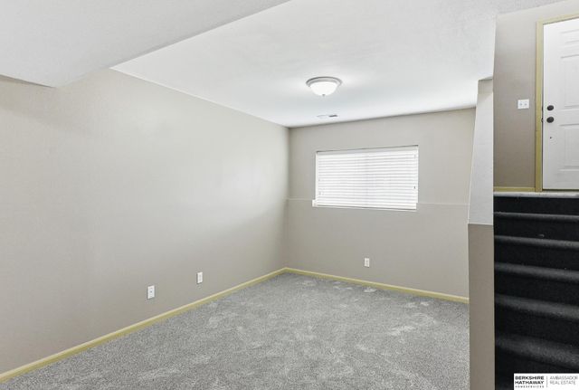 5611 S 193 Avenue, Omaha, NE 68132