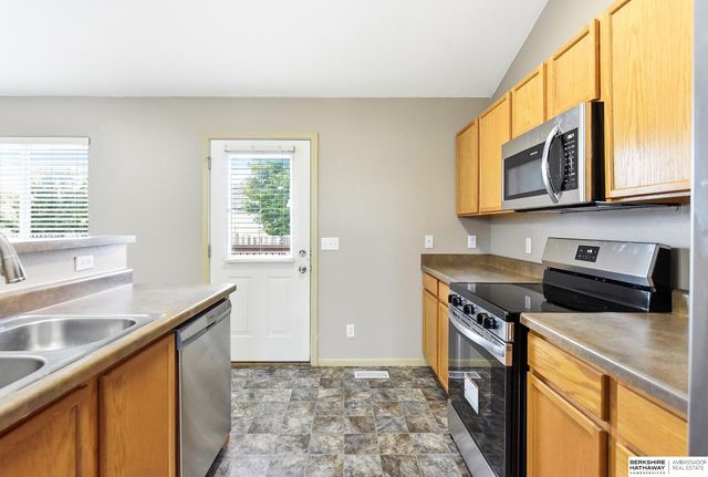 5611 S 193 Avenue, Omaha, NE 68132