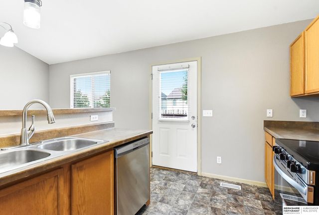5611 S 193 Avenue, Omaha, NE 68132