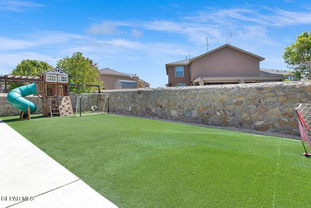 416 Briarcliff Court, El Paso, TX 79932
