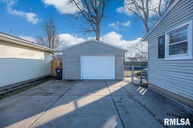 1006 CAMBRIDGE Court, Pekin, IL 61554