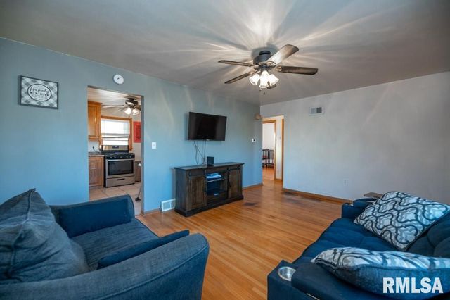 1006 CAMBRIDGE Court, Pekin, IL 61554