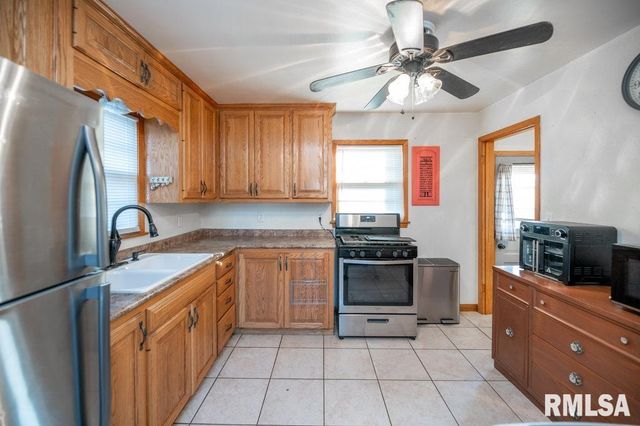 1006 CAMBRIDGE Court, Pekin, IL 61554