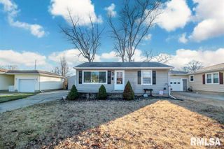 1006 CAMBRIDGE Court, Pekin, IL 61554