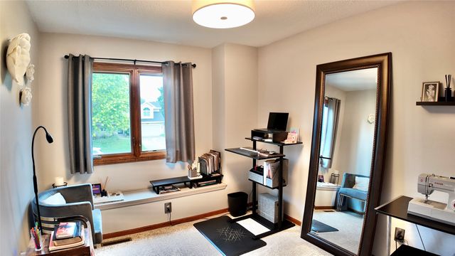 2100 NW 144th Street, Clive, IA 50325