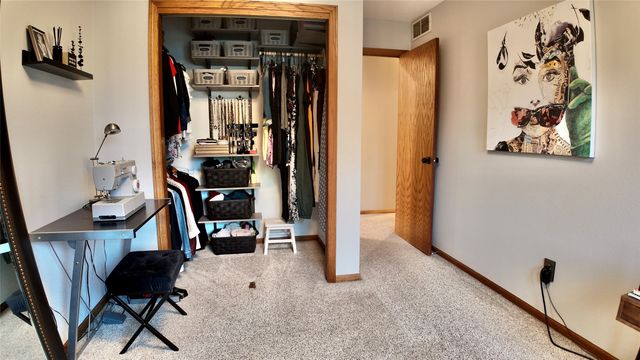 2100 NW 144th Street, Clive, IA 50325