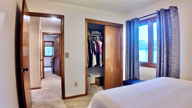 2100 NW 144th Street, Clive, IA 50325