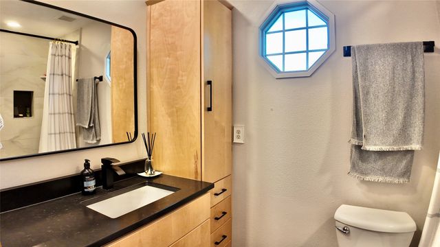 2100 NW 144th Street, Clive, IA 50325