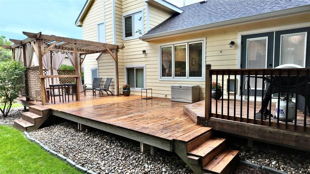 2100 NW 144th Street, Clive, IA 50325