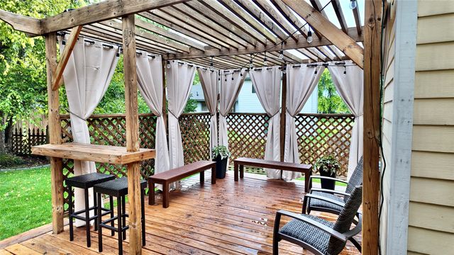 2100 NW 144th Street, Clive, IA 50325