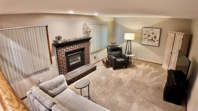 2100 NW 144th Street, Clive, IA 50325