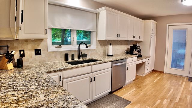2100 NW 144th Street, Clive, IA 50325
