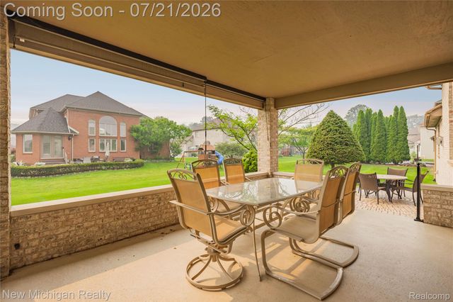 49787 Lakebridge Drive, Shelby Charter Township, MI 48315