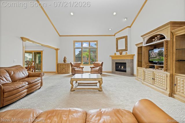 49787 Lakebridge Drive, Shelby Charter Township, MI 48315